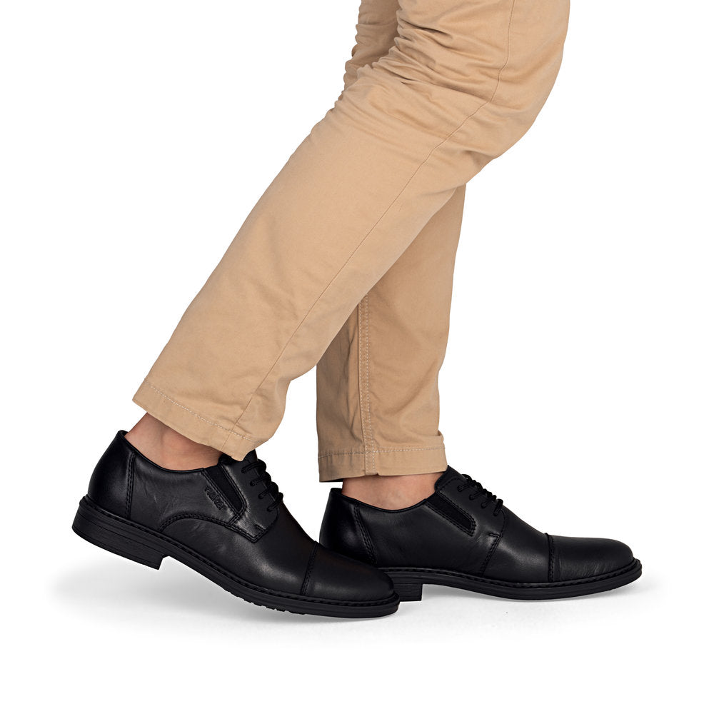 Rieker 17625-00 Sort – Pæn og klassisk herresko