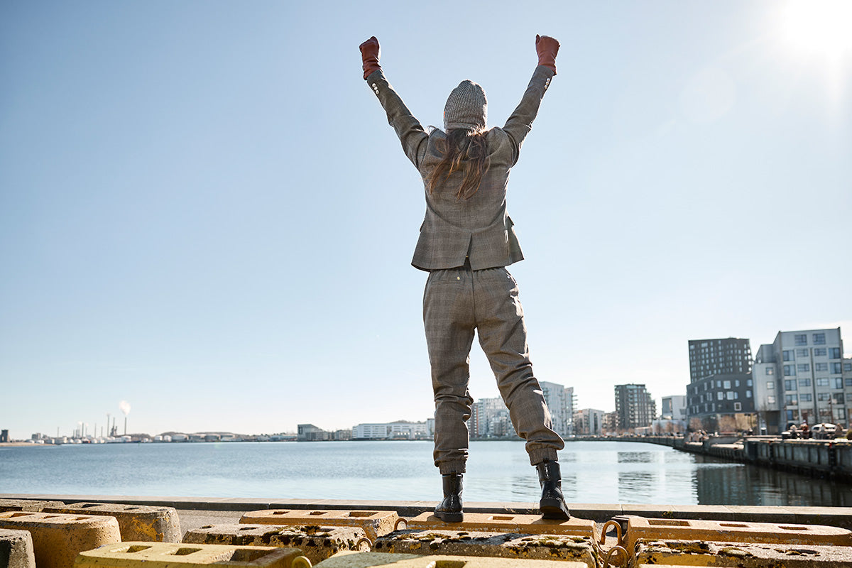 Dame snørestøvle med lynlås – Sort – Varenr. 252-10-1910
