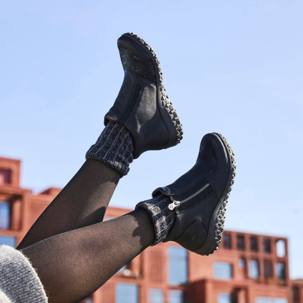 Rieker Ready 2 Go støvle til dame i sort – Model 59558-00